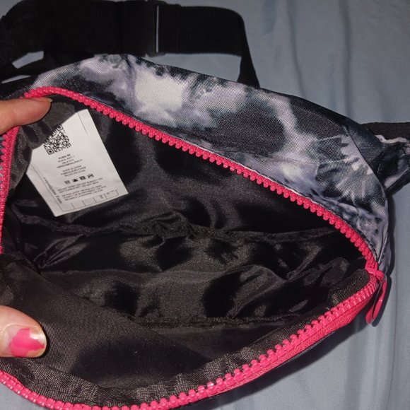 Fanny Pack - Picture 2 of 3